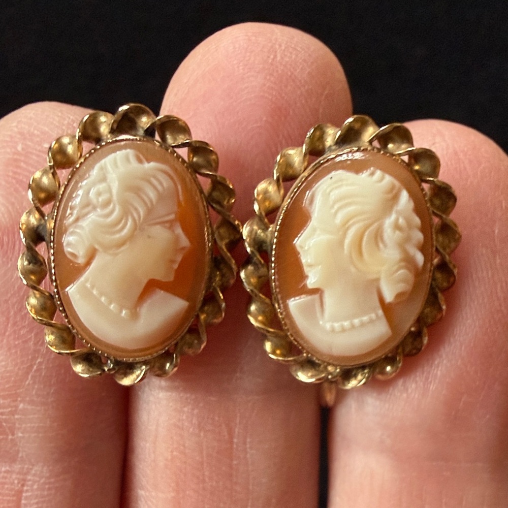 Gold Filled Vintage Left & Right Facing Cameo Screw-Back Earrings